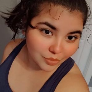 Meet your Posher, Roxana